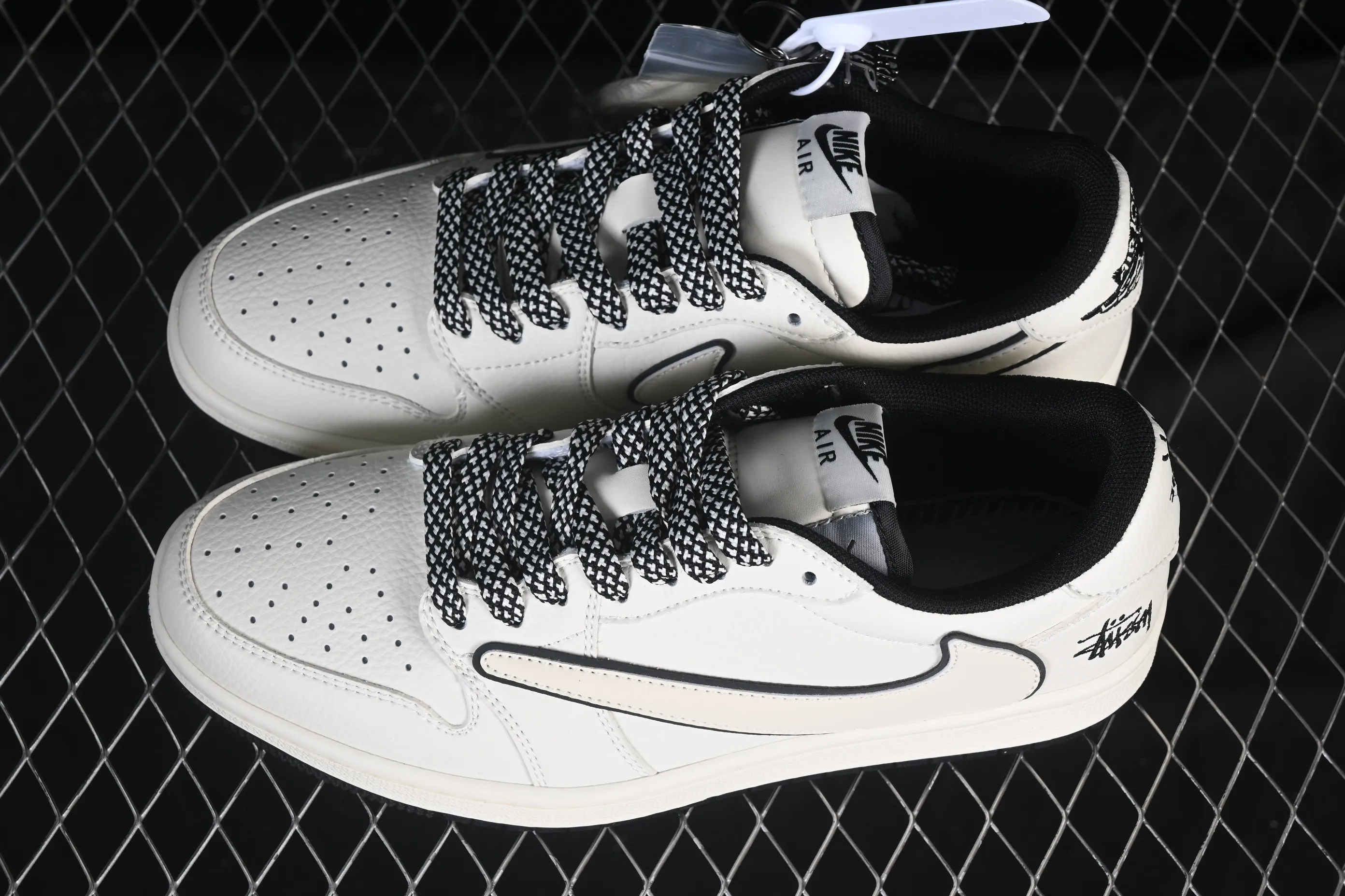 All Categories Air Jordan Jordan Series Basketball Shoes Air Jordan 1 Low High-end Customized Low-top Shoes Travis Scott x Fragment Design x Air Jordan 1 Low OG SP AJ1 Joe 1 Stussi Joint Rice Black Edge Low-top Cultural Casual Shoes CS5288-503